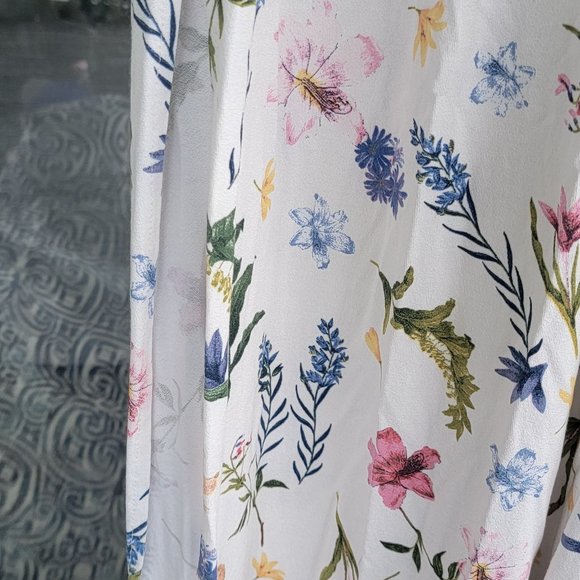 Berska Floral Maxi Tie Back Maxi Dress - Picture 3 of 7